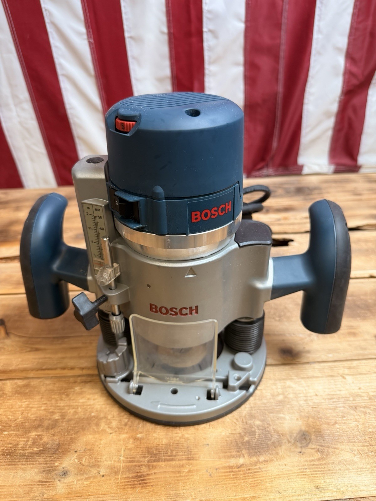 Bosch 1617EVS Router