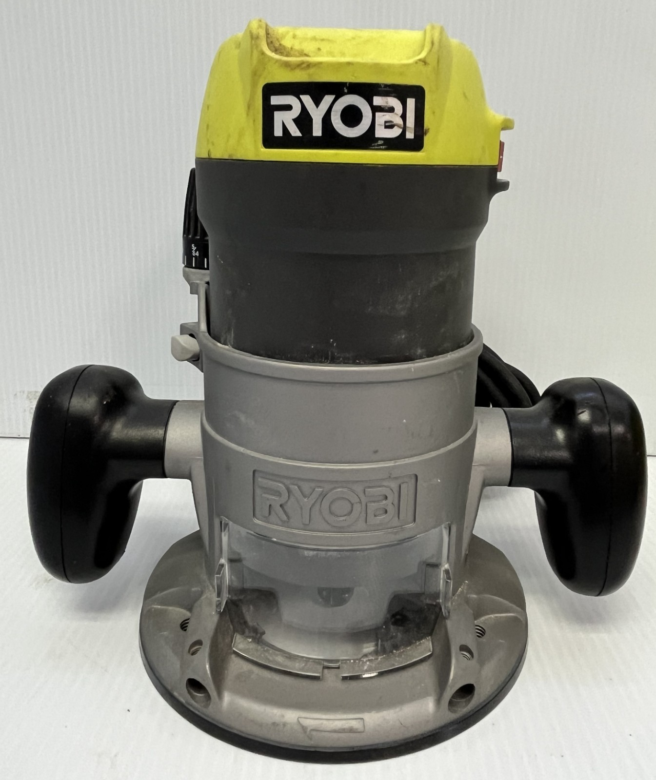 MA6 RYOBI 8.5 Amp 1-1/2 Peak HP Fixed Base Corded Router R1631K