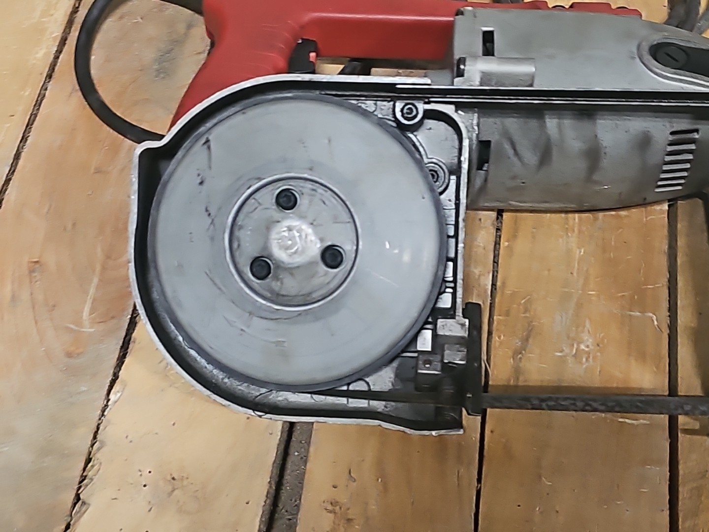Milwaukee 6230 6.0 120v Portable Band Saw – Gray/Red Works