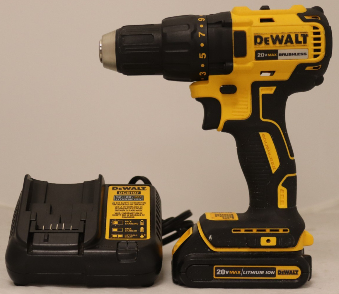 Dewalt DCD777 1/2&Prime; 13mm cordless drill/driver W/ DCB107 charger