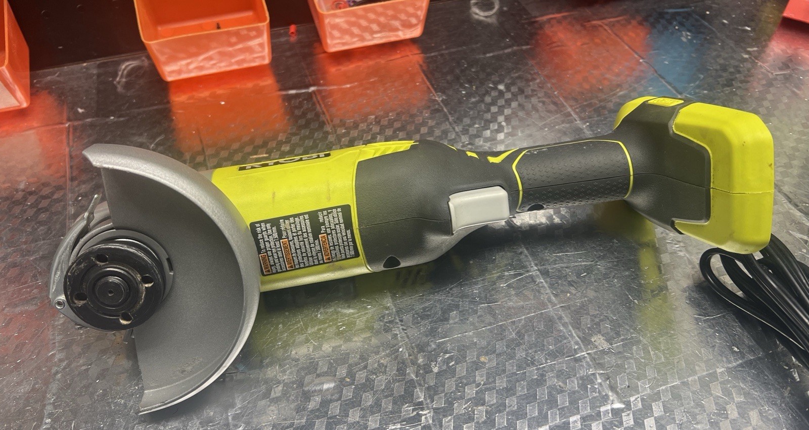 Ryobi ONE+ 18V 4-1/2 » Angle Grinder with Battery And battery’s Charger
