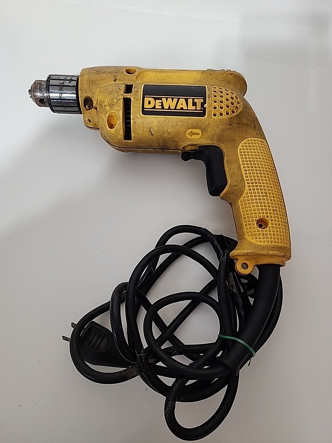 DEWALT D21002 3/8&Prime; VSR Corded Drill 6 Amp 0-2500 RPM Read Description