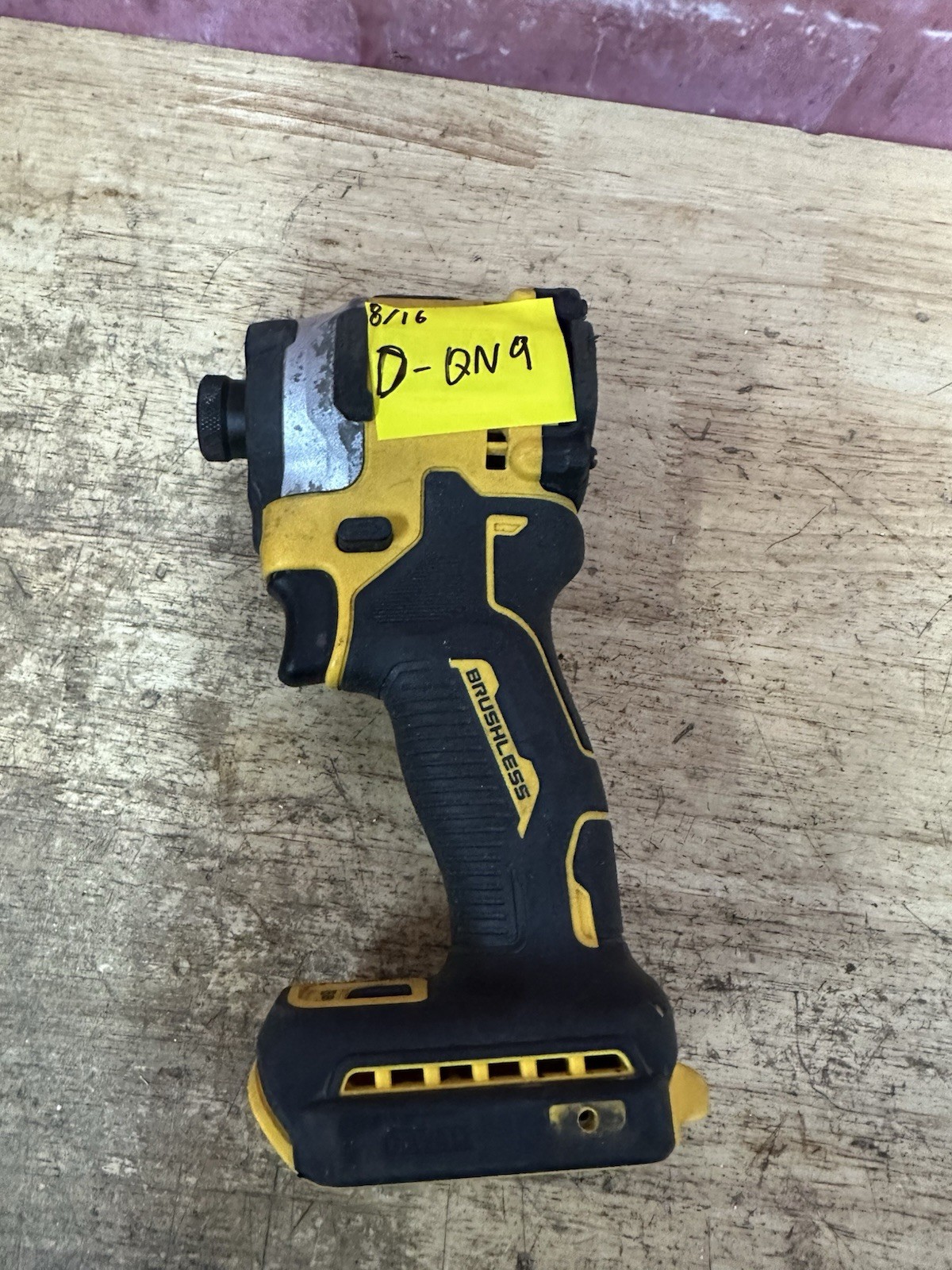 DEWALT DCF850B ATOMIC 20V MAX 1/4 inch Impact Driver (For Parts Or Repair) D-QN9