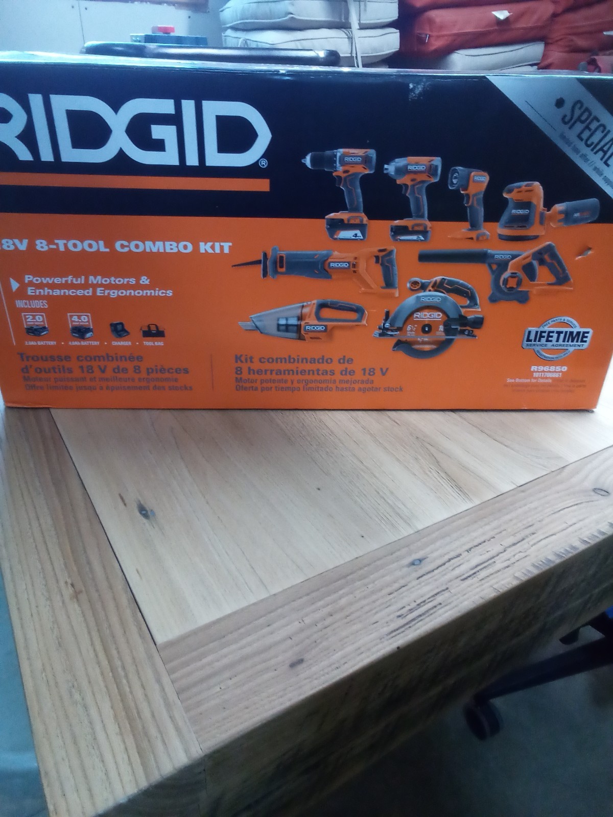 RIDGID 18V Cordless 8 Tool Combo Kit w/ 2 Battery & Rapid Charger Model# R96850