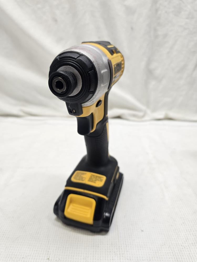 DEWALT DCF787/DCD777 (P31021448)