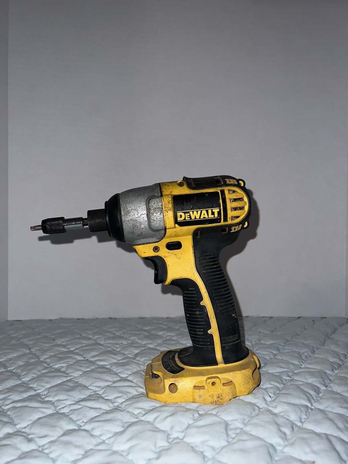 Impact drills dewalt Multiple items please see pictures and description