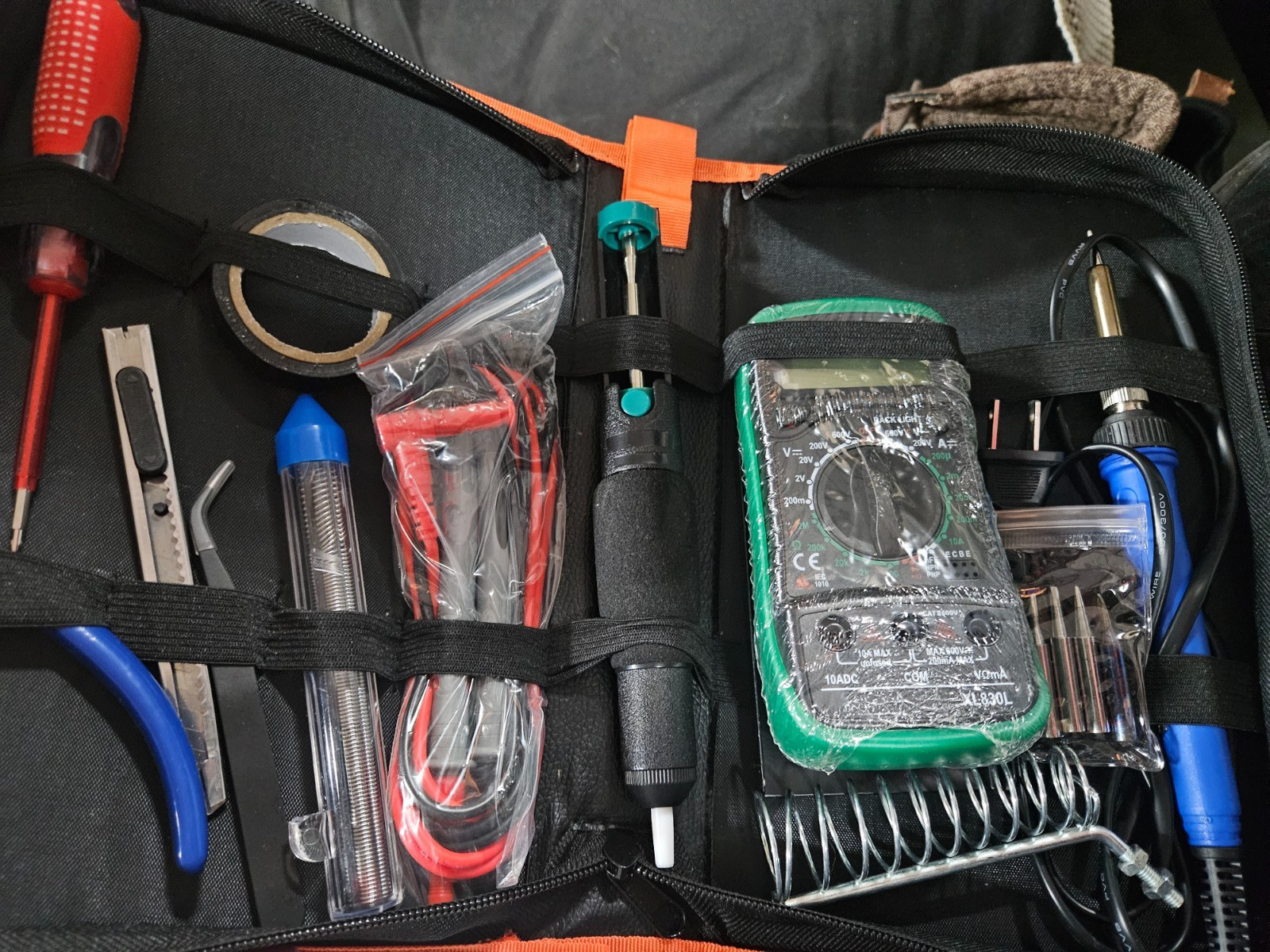 soldering kit set, new, variety of supplies included, nice carrying case