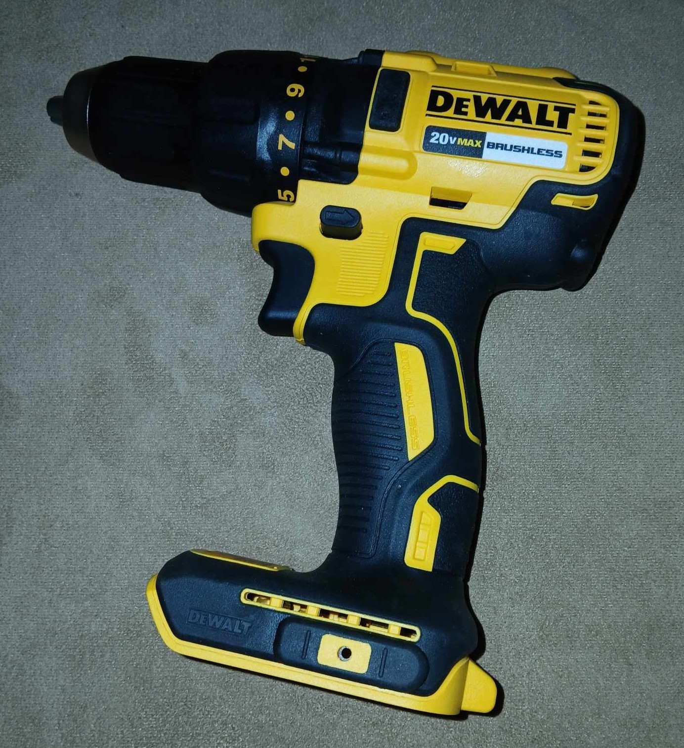 DEWALT 20V Brushless Cordless 1/2” Drill/Driver (Bare Tool) DCD777 _ * FREE SHIP