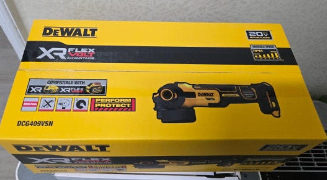 DeWALT DCG409VSN 20V MAX FLEXVOLT Advantage 5&Prime; Brushless Grinder Bare Tool