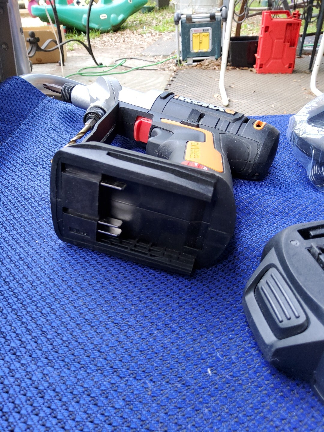 Worx WX176L.9 20V Power Switchdriver 2-in-1 Cordless Drill & Driver Charger Batt