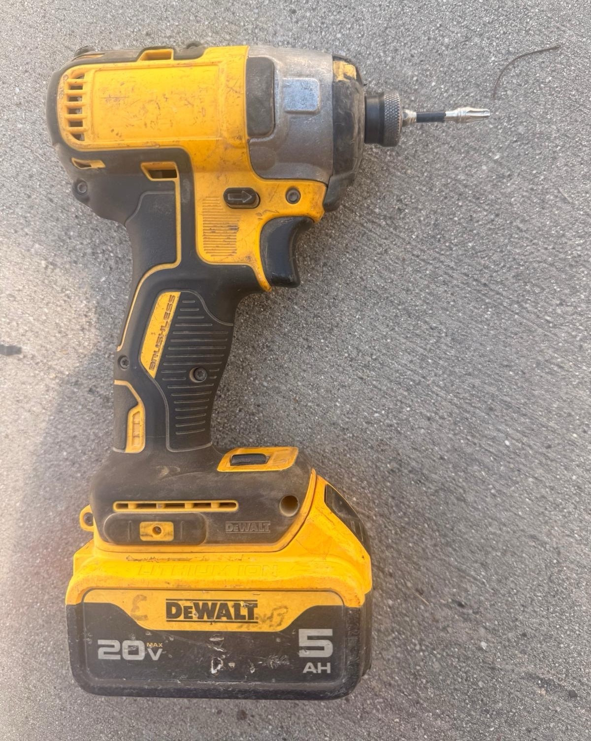DEWALT 20V Impact Driver 1/4 in Keyless Chuck w/ 5Ah Battery (1) Yellow/Black