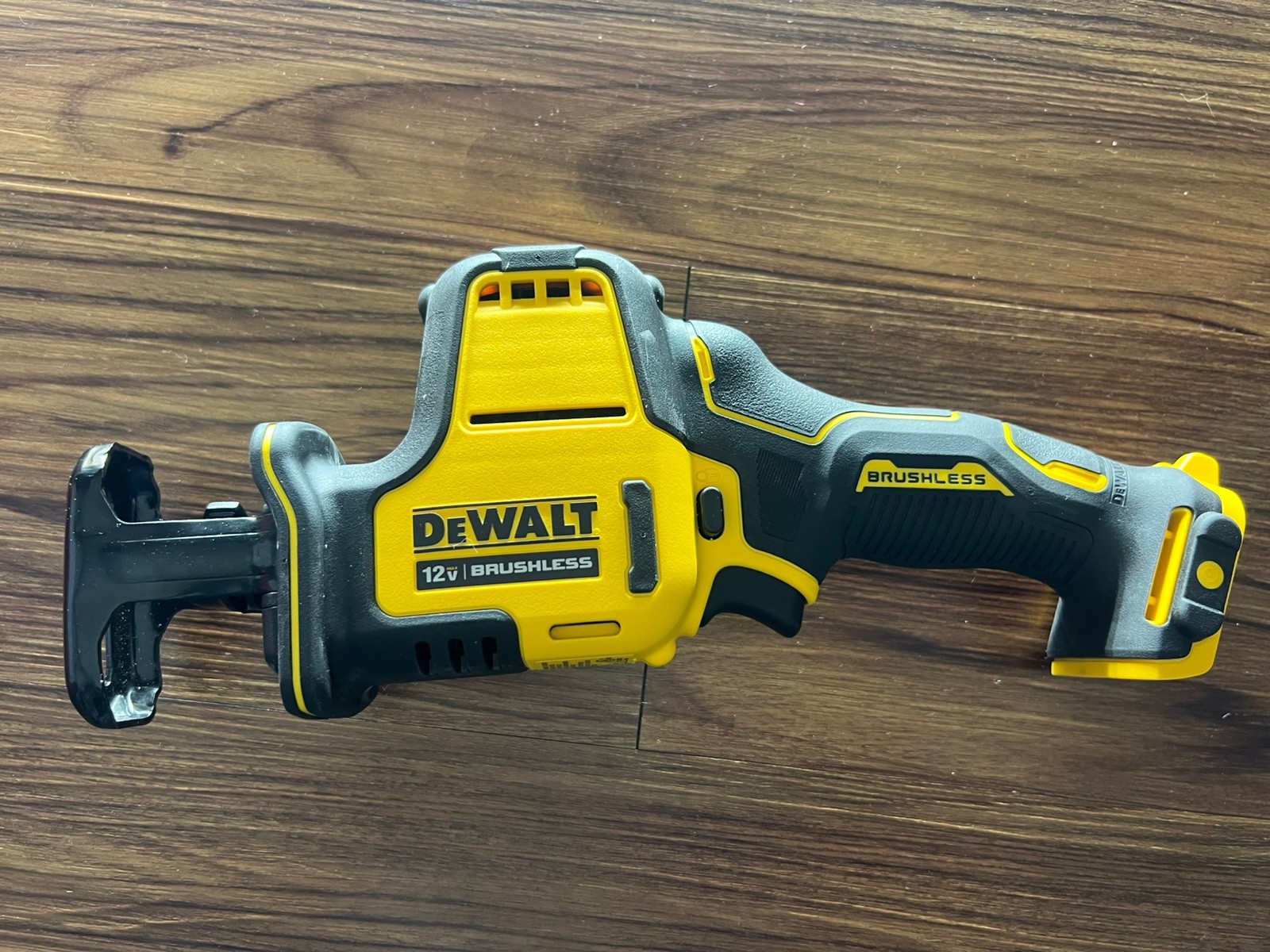 DEWALT XTREME DCS312B 12V Cordless Reciprocating Saw .No battery