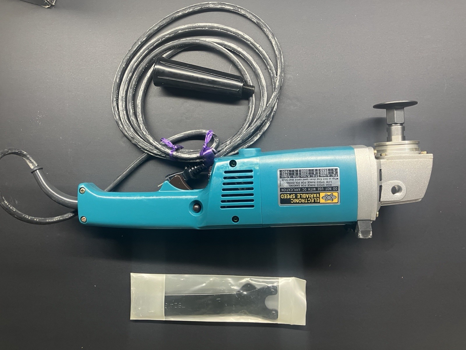 Brand New Makita 7” Electronic Sander-Polisher model 9207SPC