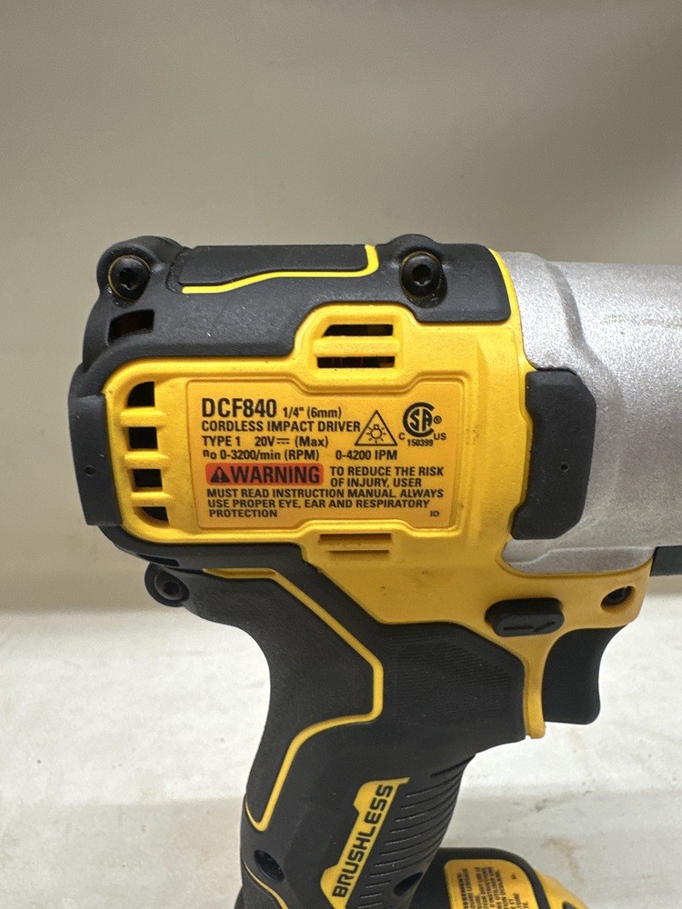 DEWALT DCF840 1/4&Prime; IMPACT DRIVER WITH BATTERY