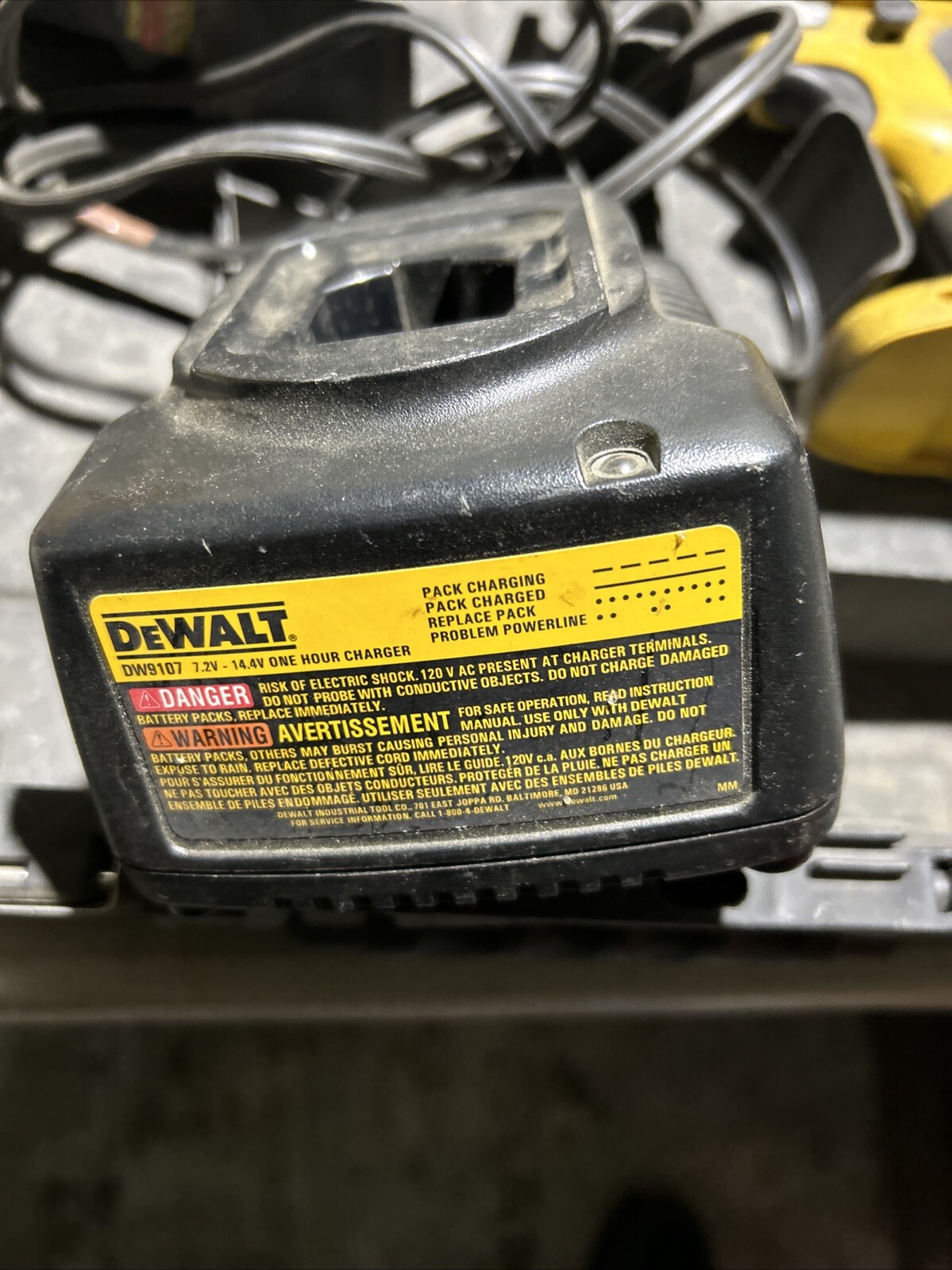 🔥DEWALT DW055 14.4V 1/2&Prime; Impact Wrench With DW9107 Charger DC9091 Battery Case