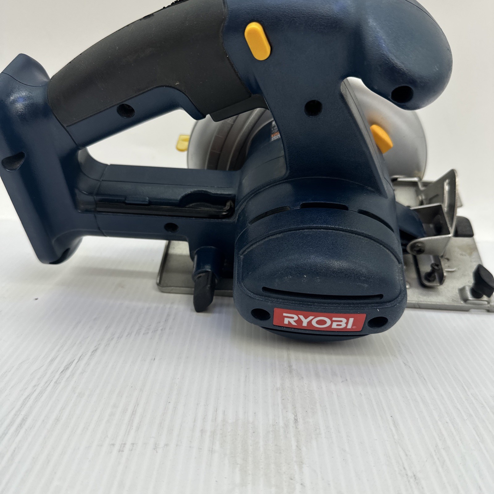 Ryobi P501 5-1/2&Prime; Inch Cordless Circular Saw 18 Volt Tool Only Runs Strong {Y}