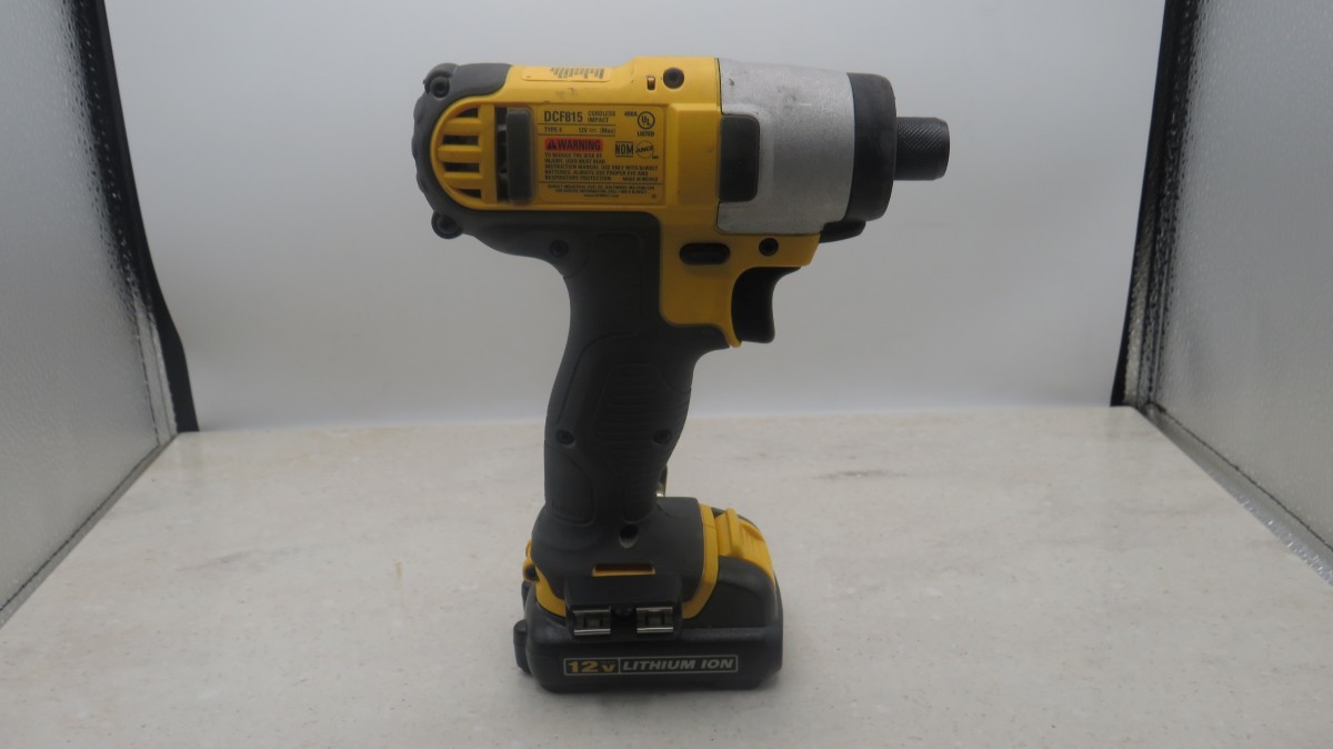 DeWalt DCF815 12V Max 1/4-inch Hex Sub-Compact Impact Driver Kit (TDY030847)