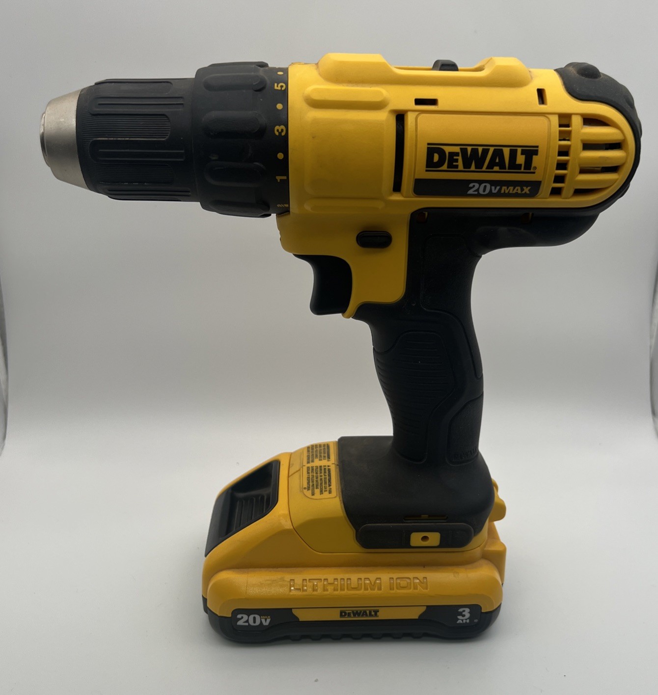 DEWALT DCD771 20V Cordless Compact Drill with 20vmax 3AH Battery