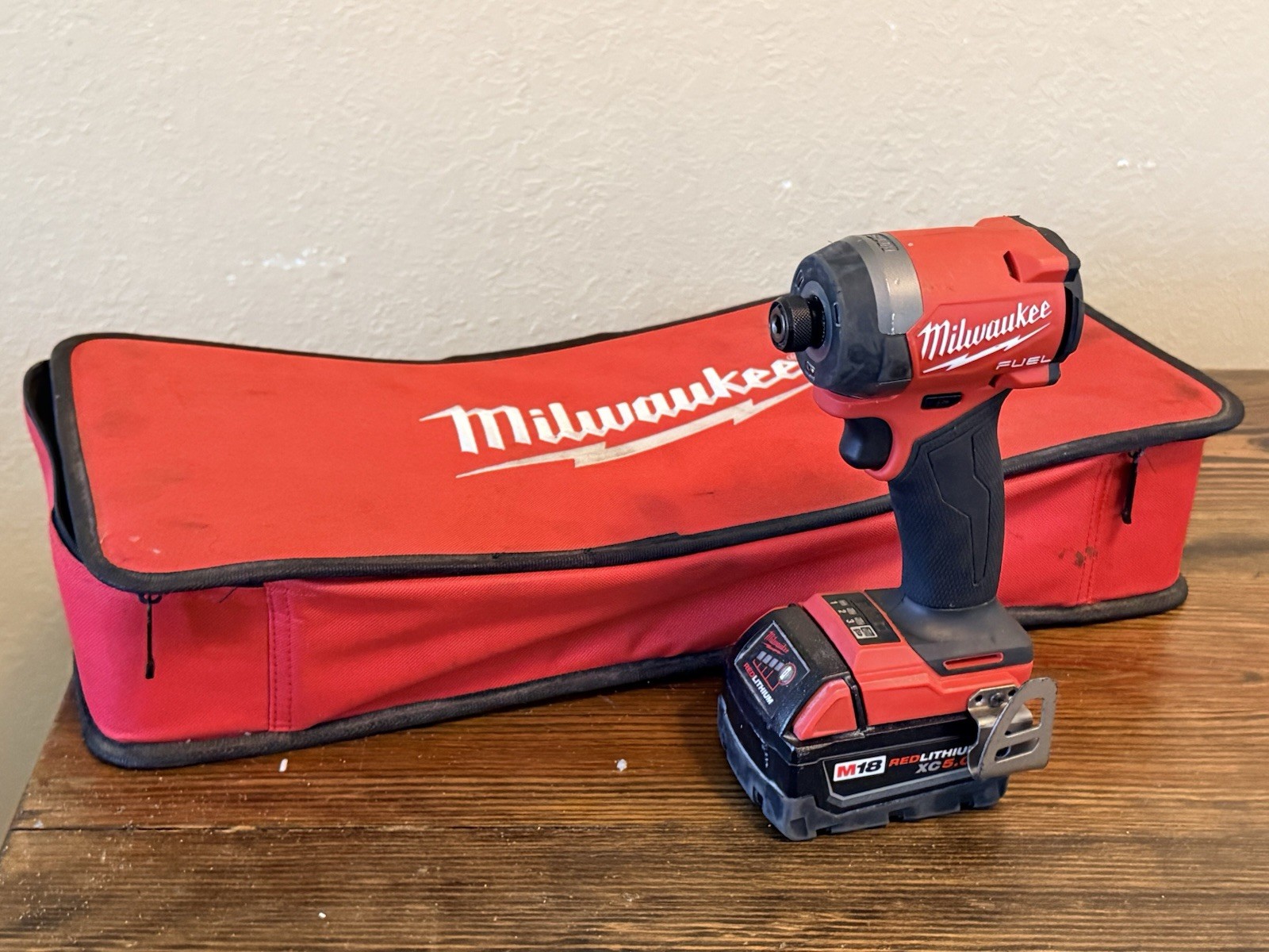 Milwaukee M18 FUEL Impact Driver Tool 2953-20 w/ Battery Lithium XC 5.0 & Case