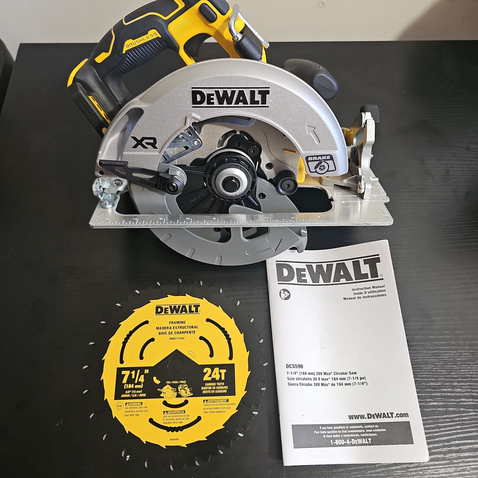 Dewalt 7-1/4 in Circular Saw DCS590B 20V MAX XR (Tool Only) (NEW)