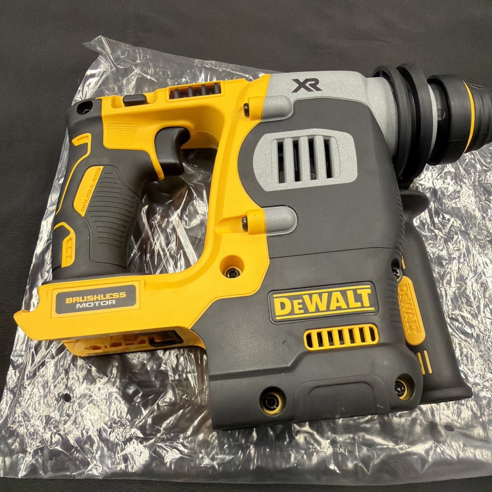 DEWALT 20V MAX SDS Rotary Hammer Drill Bare Tool Only DCH273B – Black/Yellow