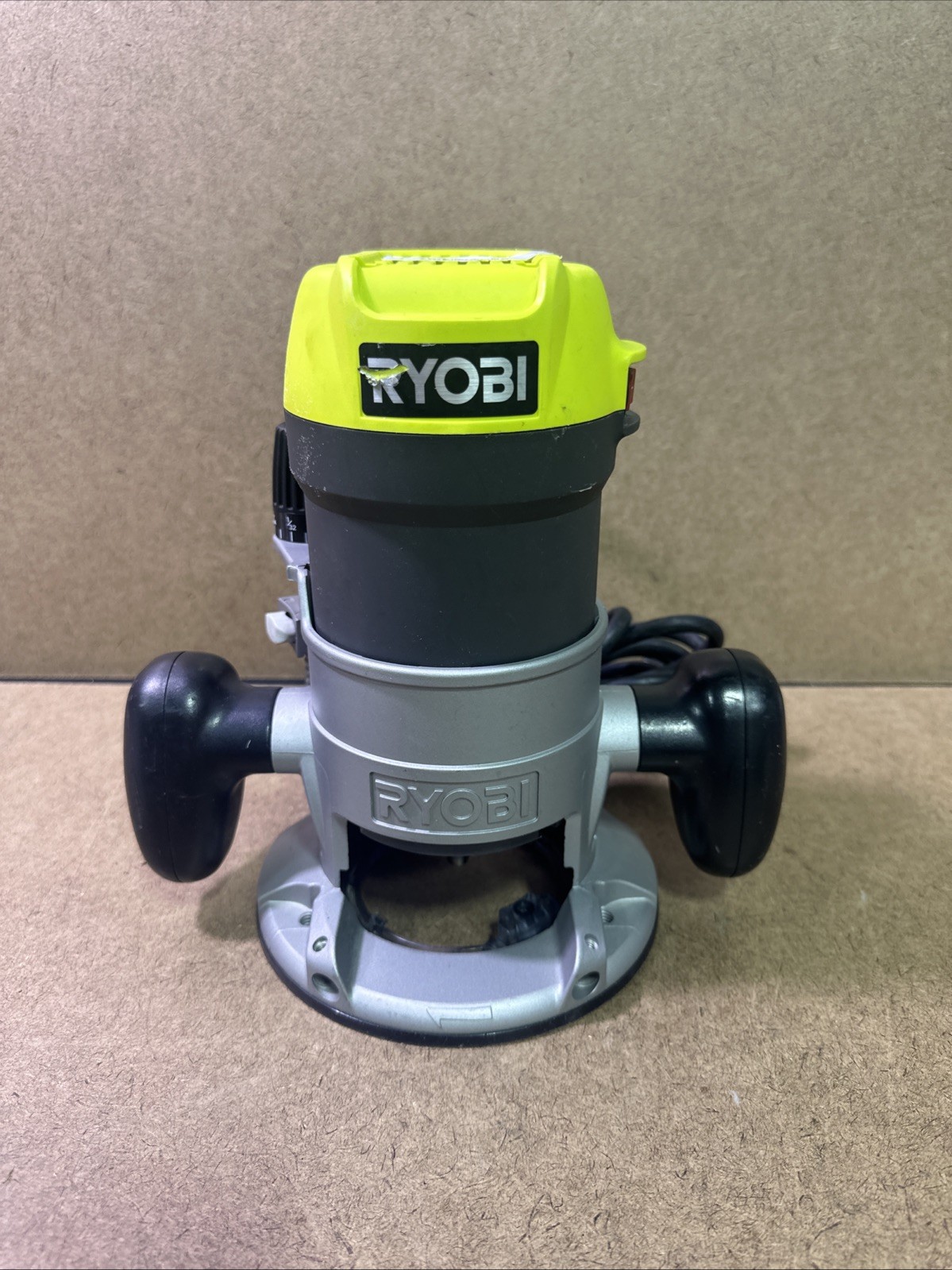 Ryobi R1631K 8.5 Amp 1-1/2 Peak HP Fixed Base Router Kit/C30