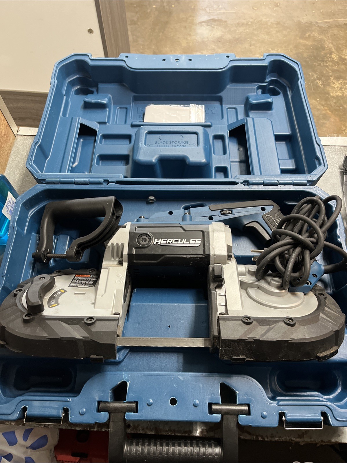 Hercules 11 Amp Deep Cut Variable Speed Band Saw (HE79) In hard case w/ box