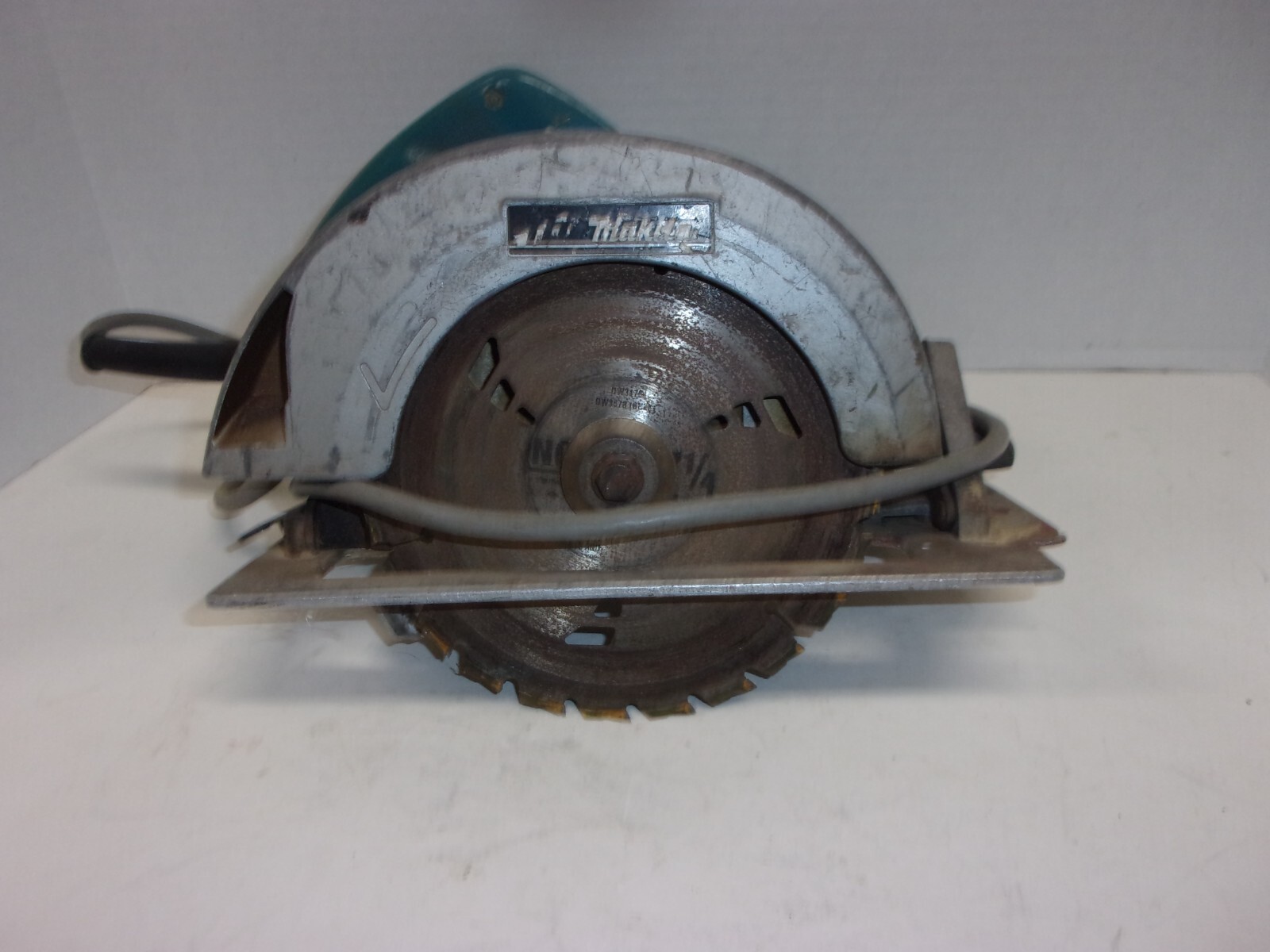 Makita 7 1/4&Prime; Corded Circular Saw With Carbide Tipped Blade Works/Manual Incl.