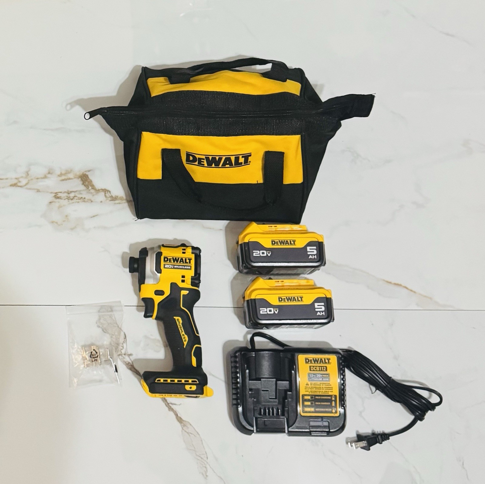 New Dewalt DCF850B 1/4&Prime; 20V Atomic 3 Speed Brushless Impact Driver Kit (2)5.0ah
