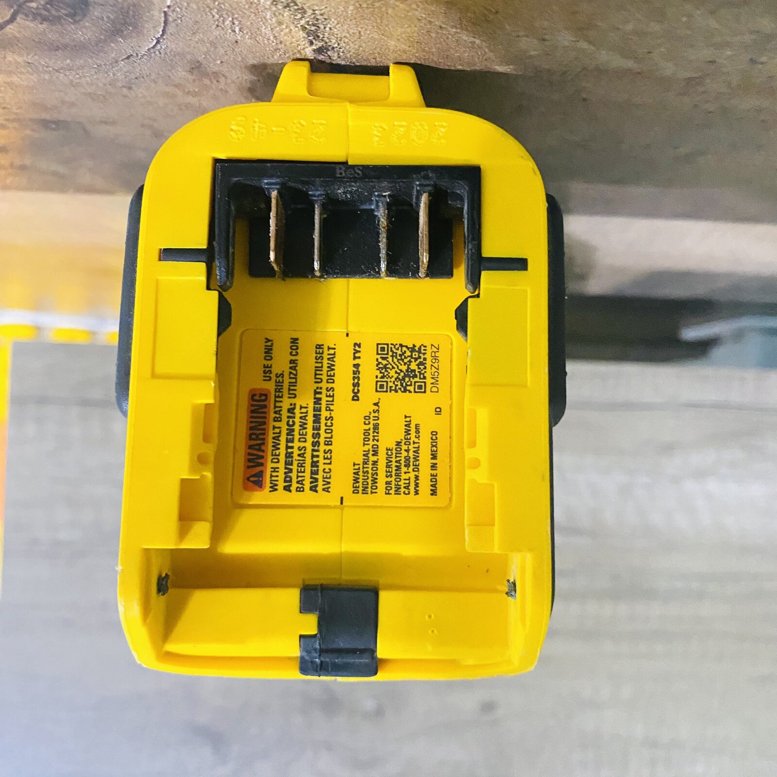 DEWALT DCS354 20Volt MAX XR Cordless Brushless Oscillating MultiTool (Bare Tool)