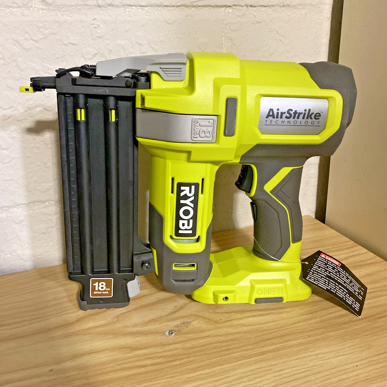 RYOBI ONE+ 18V 18-Gauge Cordless AirStrike Brad Nailer P321 (Tool Only)
