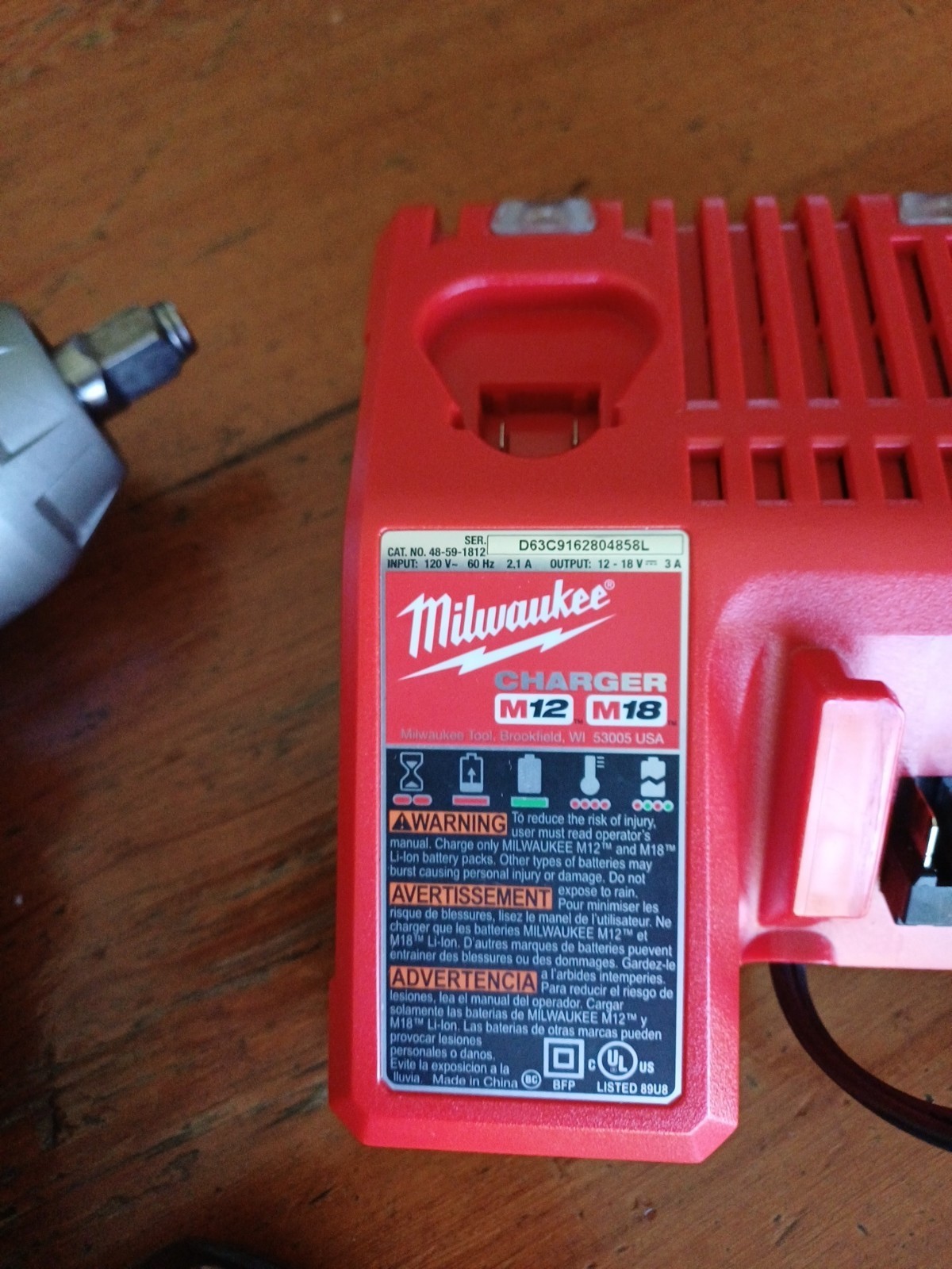 MILWAUKEE M18 2663-20 1/2&Prime; IMPACT WRENCH & 5.0AH BATTERY & CHARGER
