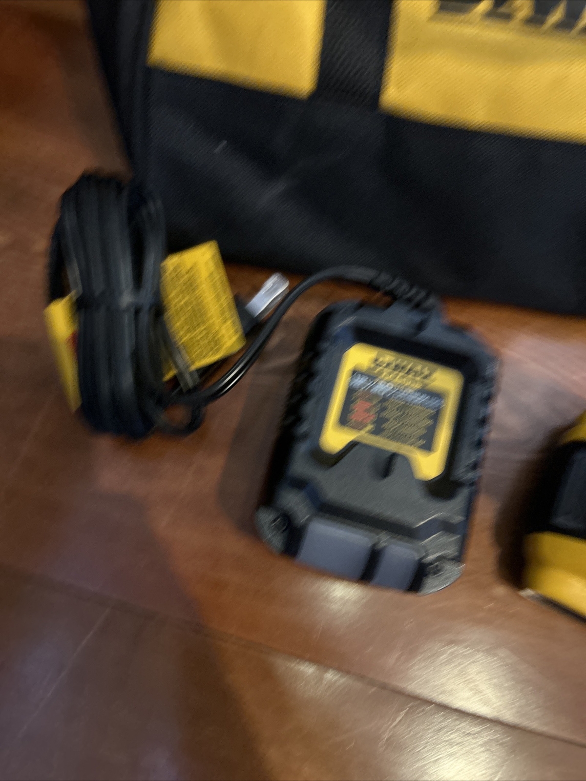 DEWALT DCF787 DCF 787 20V MAX BL Li-Ion 1/4 in. Impact Driver Kit Free Shipping