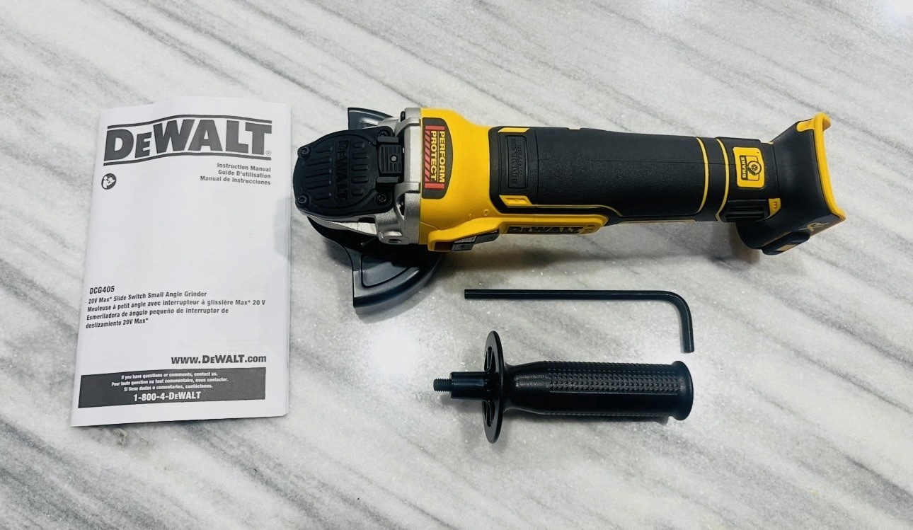 New Genuine DEWALT 20V XR Brushless 4.5” Slide Switch Small Angle Grinder kit