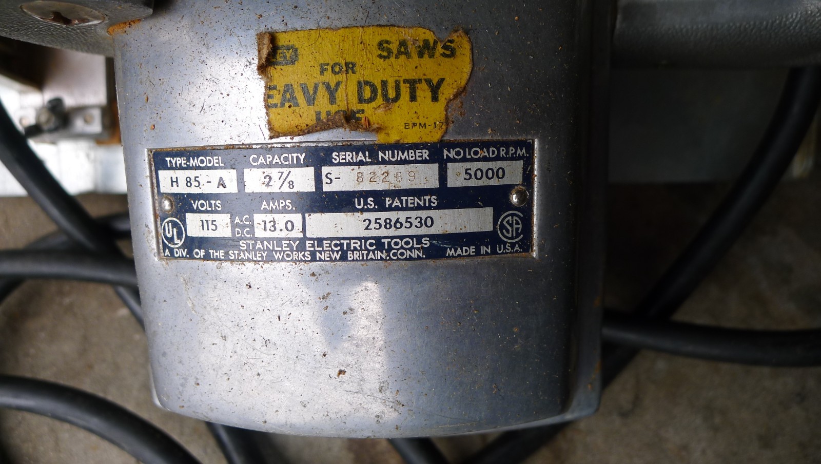 VTG STANLEY H-85-A CIRCULAR SAW, HEAVY DUTY, 13 AMP WITH ORIGINAL METAL BOX