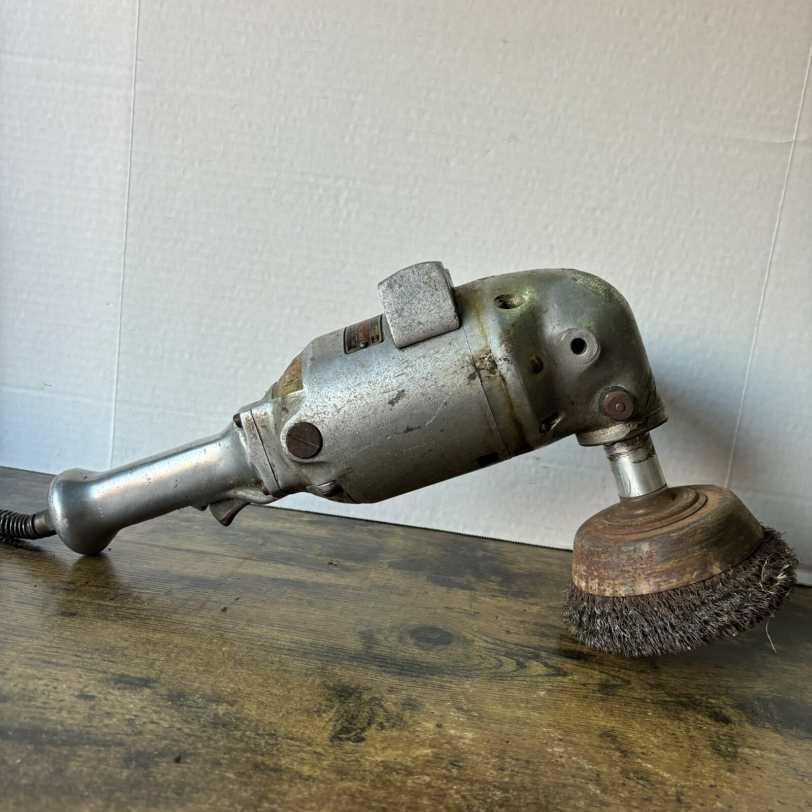 Vintage Milwaukee P-135 Super Service Electric Polisher 3.7amp 1400rpm 72246-83