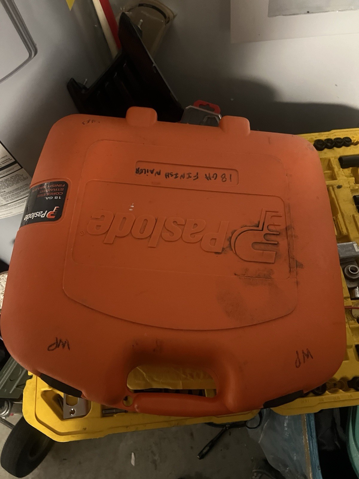 Paslode 18-Gauge Li-Ion Cordless Brad Nailer Gun W/ Battery IM200Li.2 918100