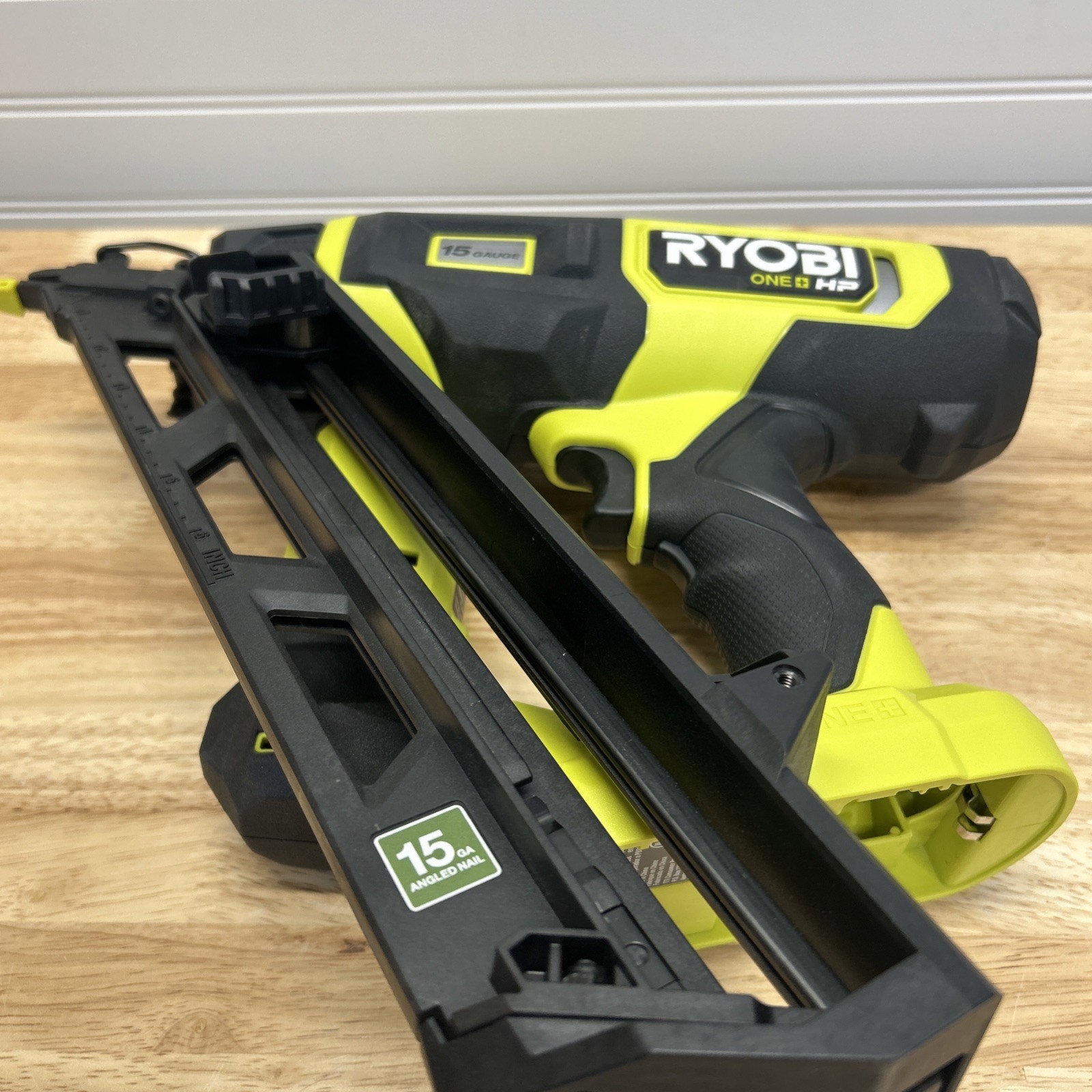 NEW RYOBI PBL375B HP 18V Brushless Cordless 15-GA 34 Angled Finish Nailer
