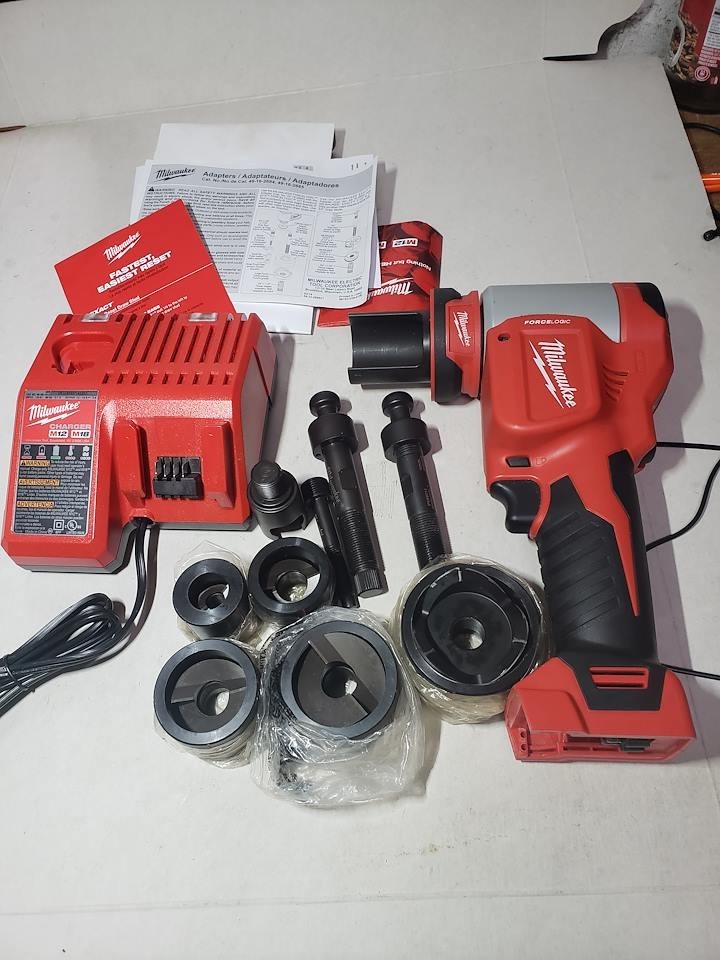 Genuine Milwaukee 2676-20 M18 FORCE LOGIC 18V 10 Ton Knockout Tool 1/2 to 2Inch