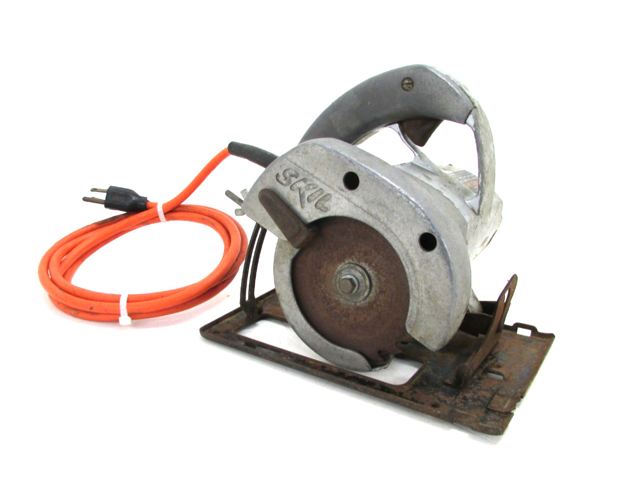 VINTAGE SKIL TOOLS 4-1/4&Prime; BUILDERS LINE SKILSAW LIGHT DUTY CIRCULAR SAW #504