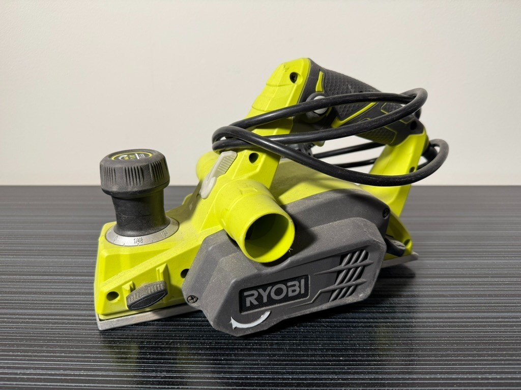 2x Ryobi Tools: Planer + Belt Sander, Ryobi Bag, Dust Collector, etc.