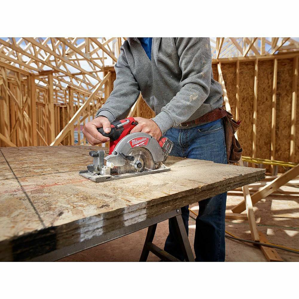 Milwaukee CANADA 18V 6 1/2-inch Cordless Circular Saw (Tool Only)