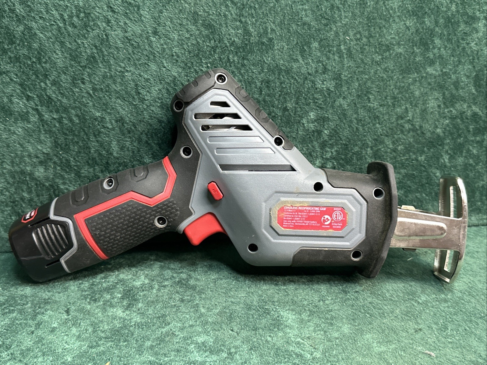 Hyper Tough 80005 12V Max Compact Reciprocating Saw with 1.5Ah BATTERY