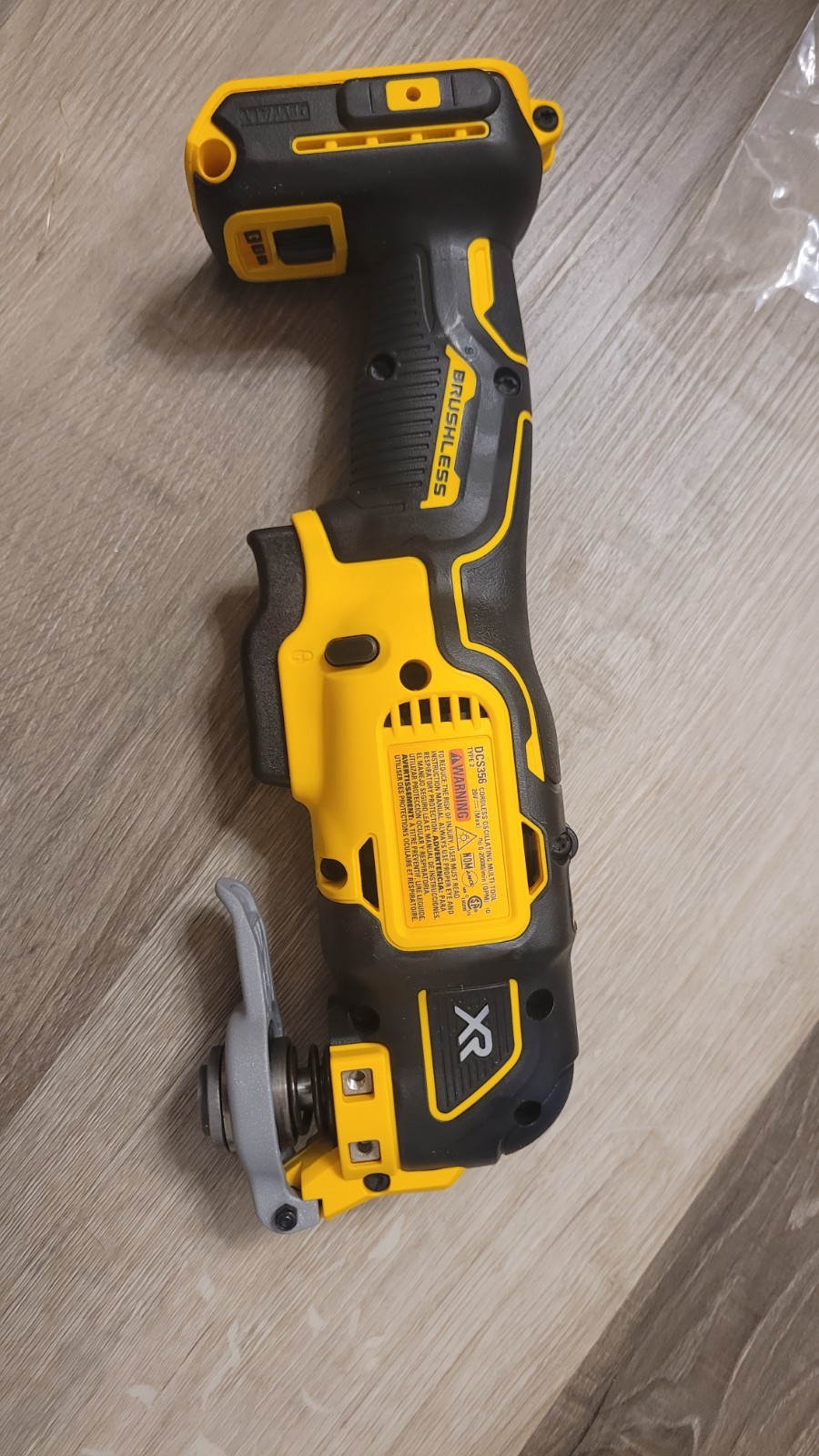 DEWALT 20V XR Brushless 3-Tool Combo Kit w/ 1 Li-Ion 9Ah Flex Volt