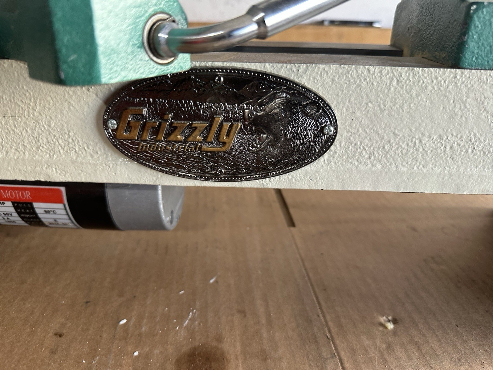Grizzly Lathe 2011 10”x16” Bench Top Lathe G0657 300-3600 Rpm Variable