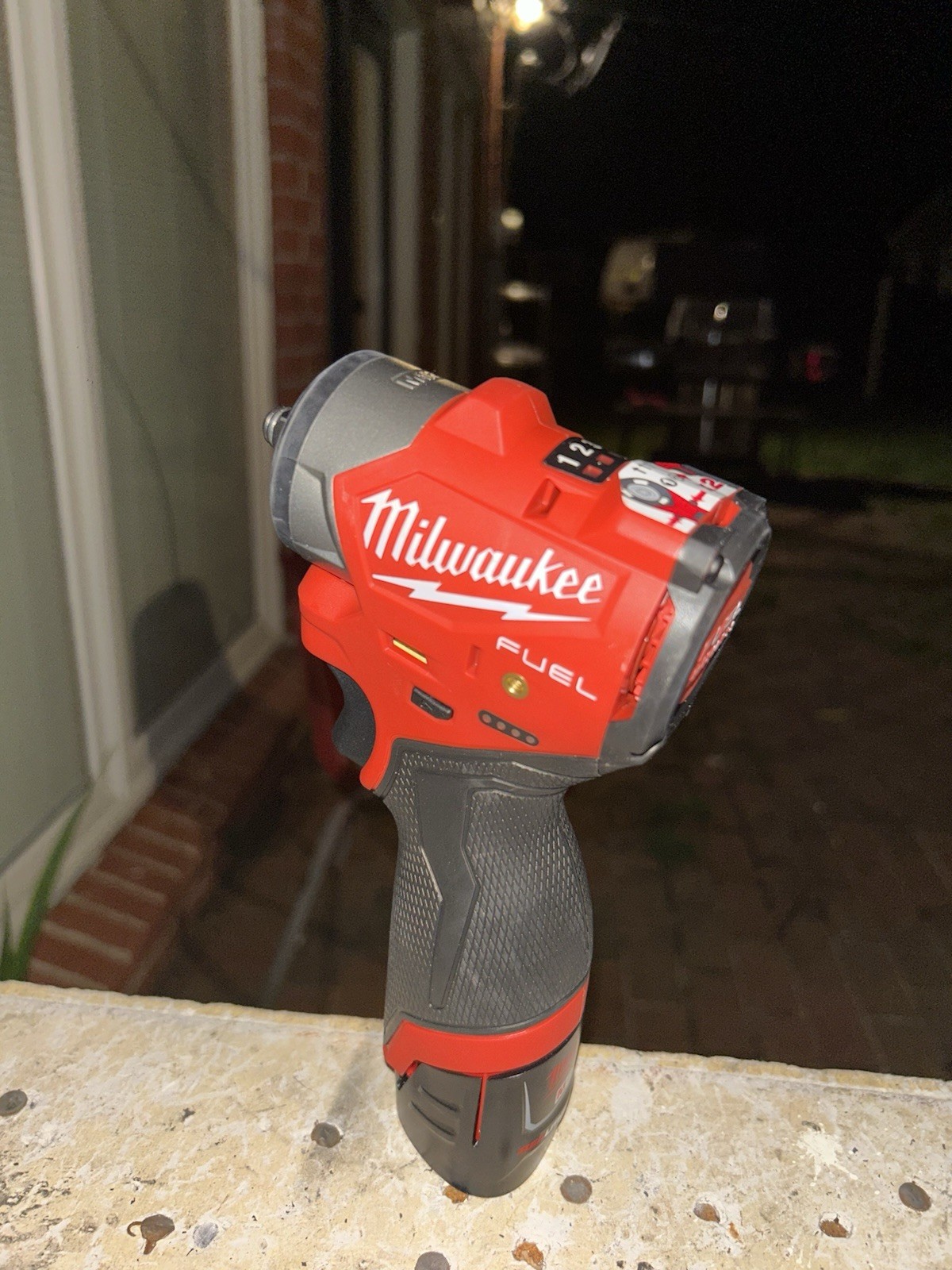 milwaukee 3049-20 m12 fuel 12v 3/8 subcompact