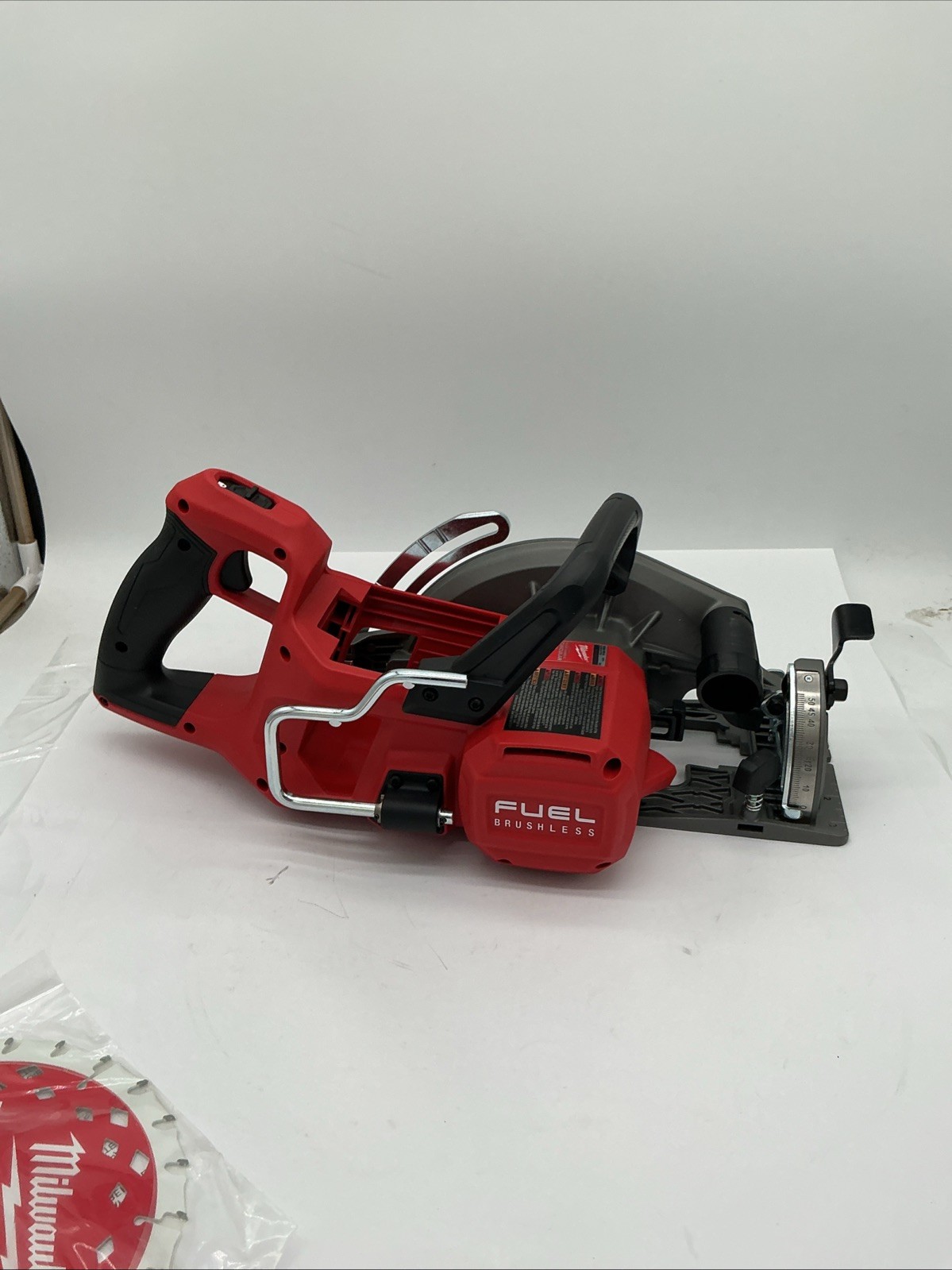 Milwaukee 2930-20 M18 FUEL 7-1/4&Prime; Rear Handle Circular Saw – Cordless Power