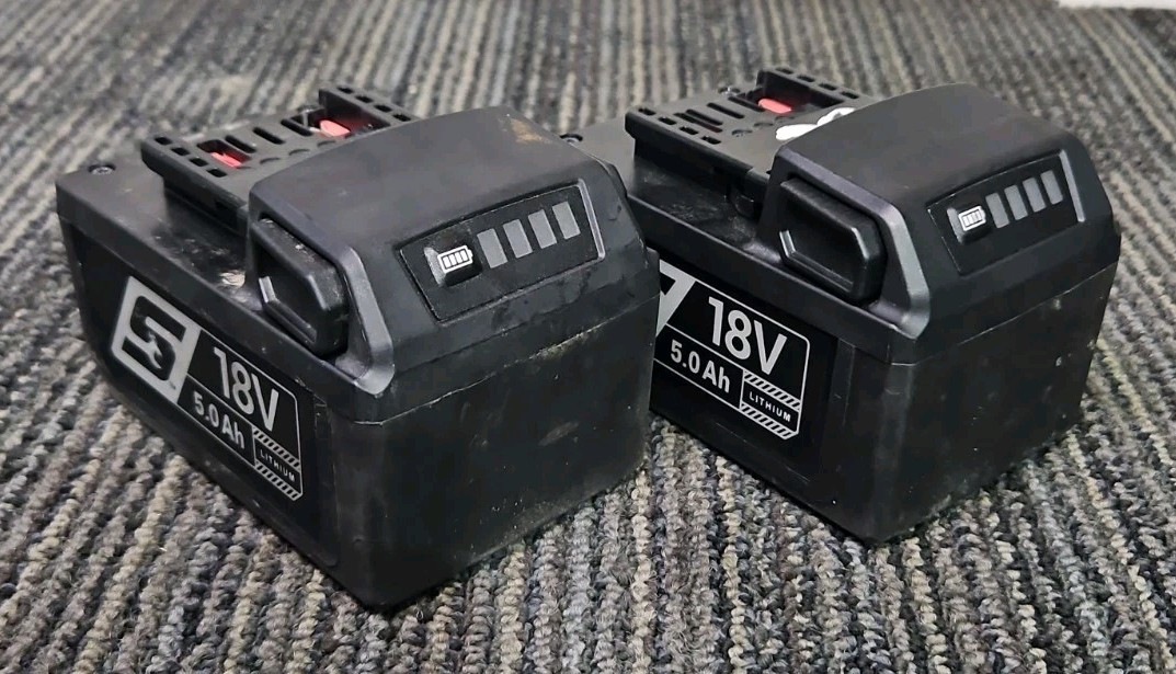 Snap-On Tools CT9080 1/2&Prime; (13mm) Impact Wrench + (2) 5.0 Ah Batteries & Charger