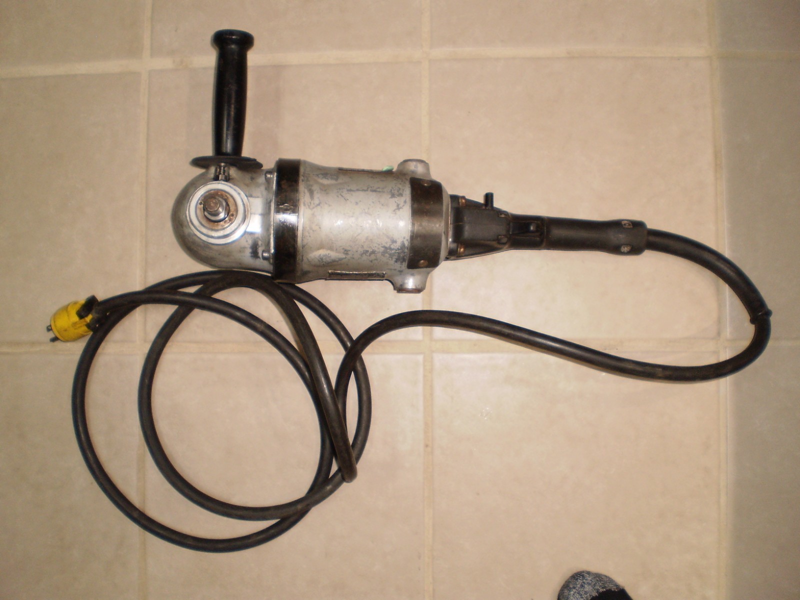 Black & Decker 7&Prime; Heavy Duty angle sander/ grinder