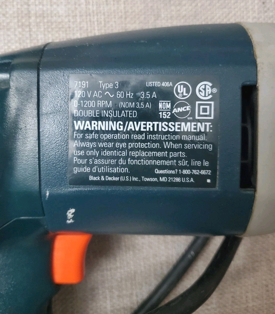 Vintage Black & Decker 5/8&Prime; Corded Drill w/ Case & 9 Bits